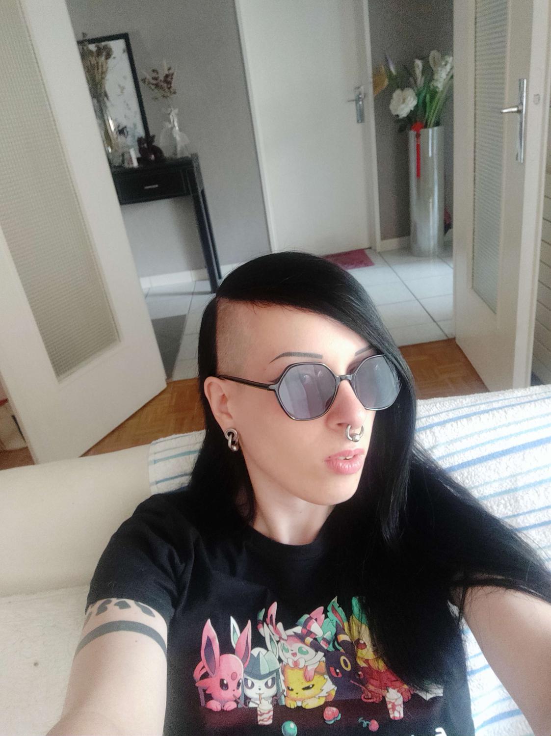 Evelynegothica's media