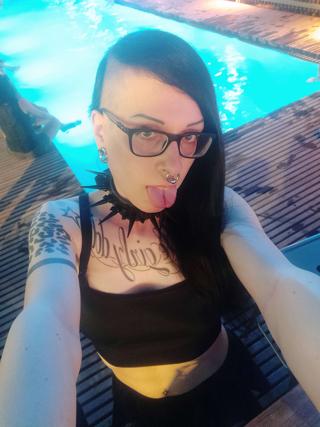 Evelynegothica's media