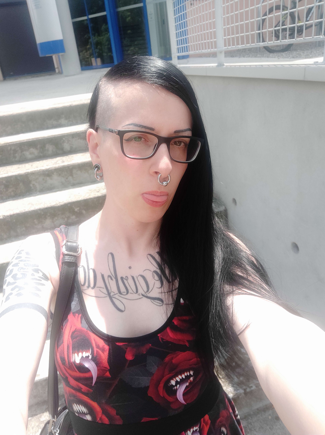 Evelynegothica's media