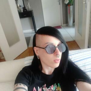 Evelynegothica's media