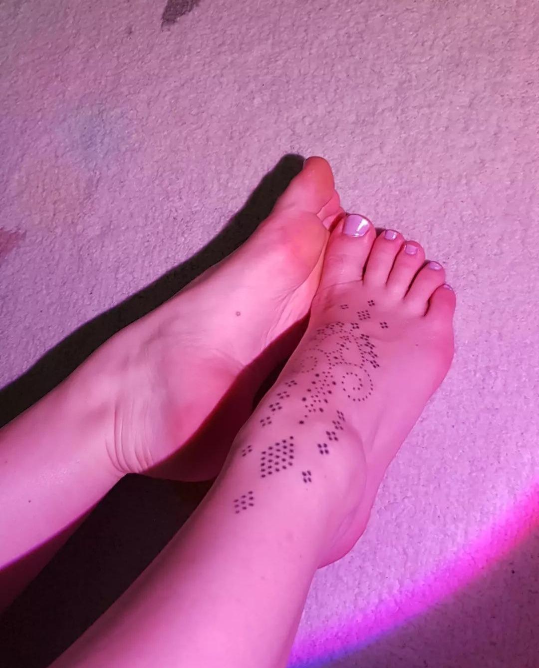 Fairy__feet_'s media