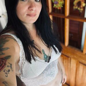 Fannyhousewife's media