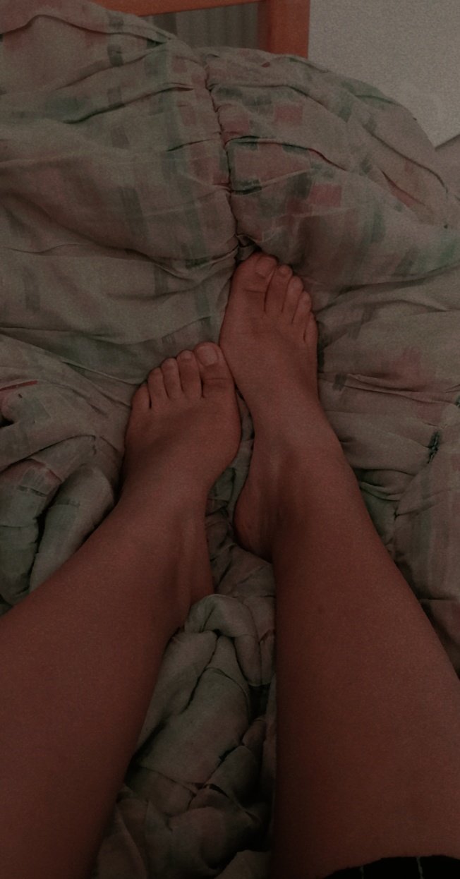 Feet_2girlslandc's media