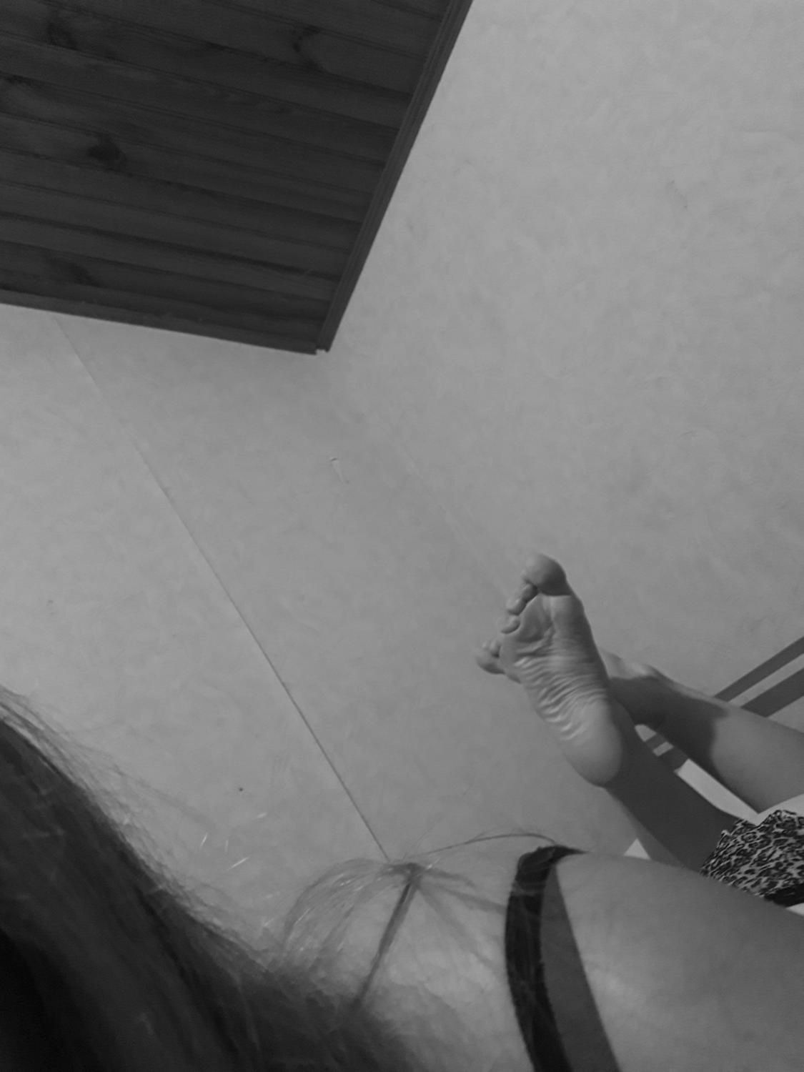 Feet_french_girls's media
