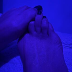Feet-girl3's media