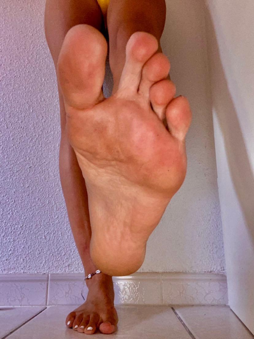 _feet_louve's media