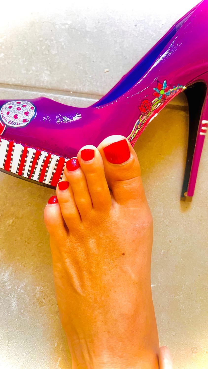 Feet_marla's media