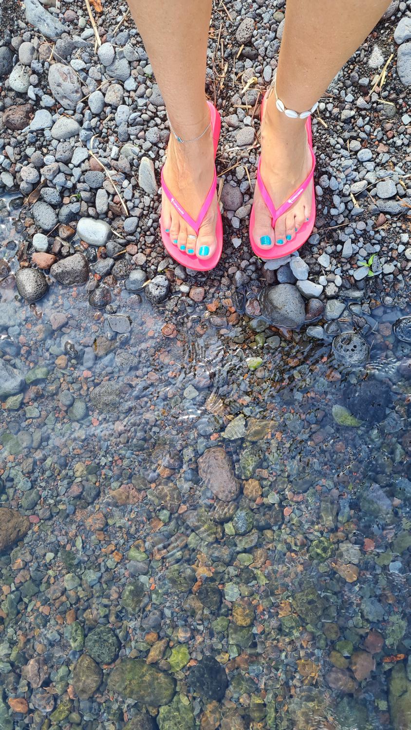 Feet_me_under_sun's media