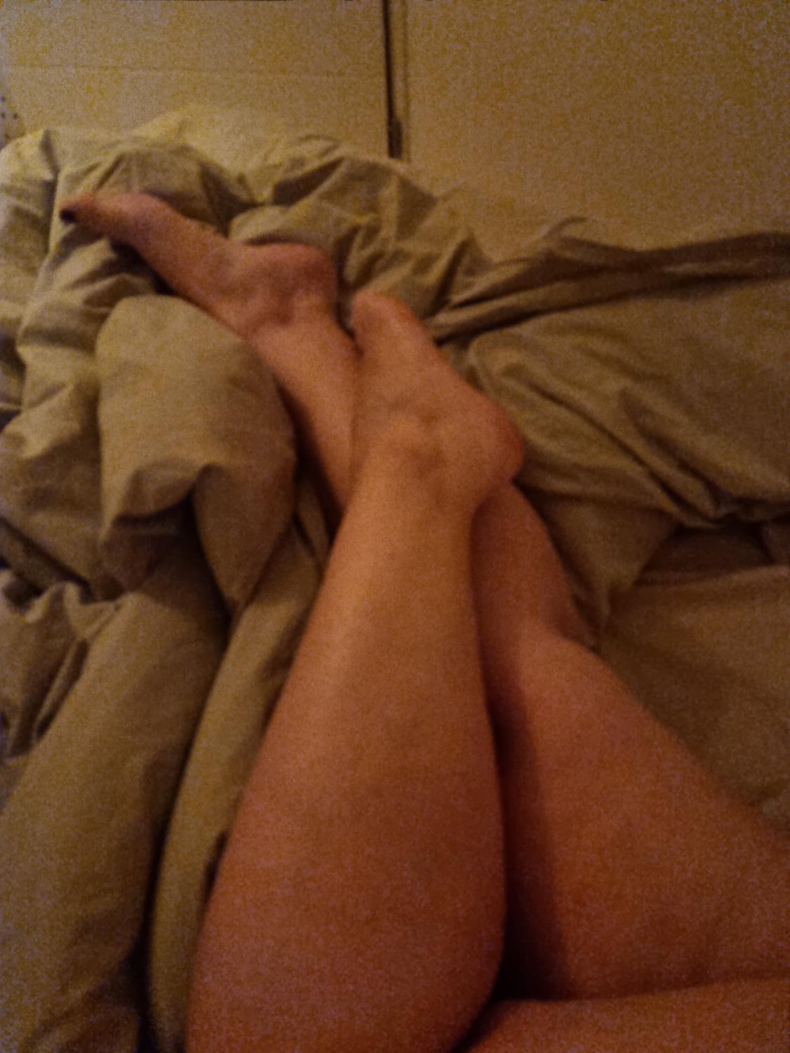 Feet_n_curves's media