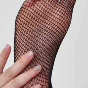 Feet_n_curves's media