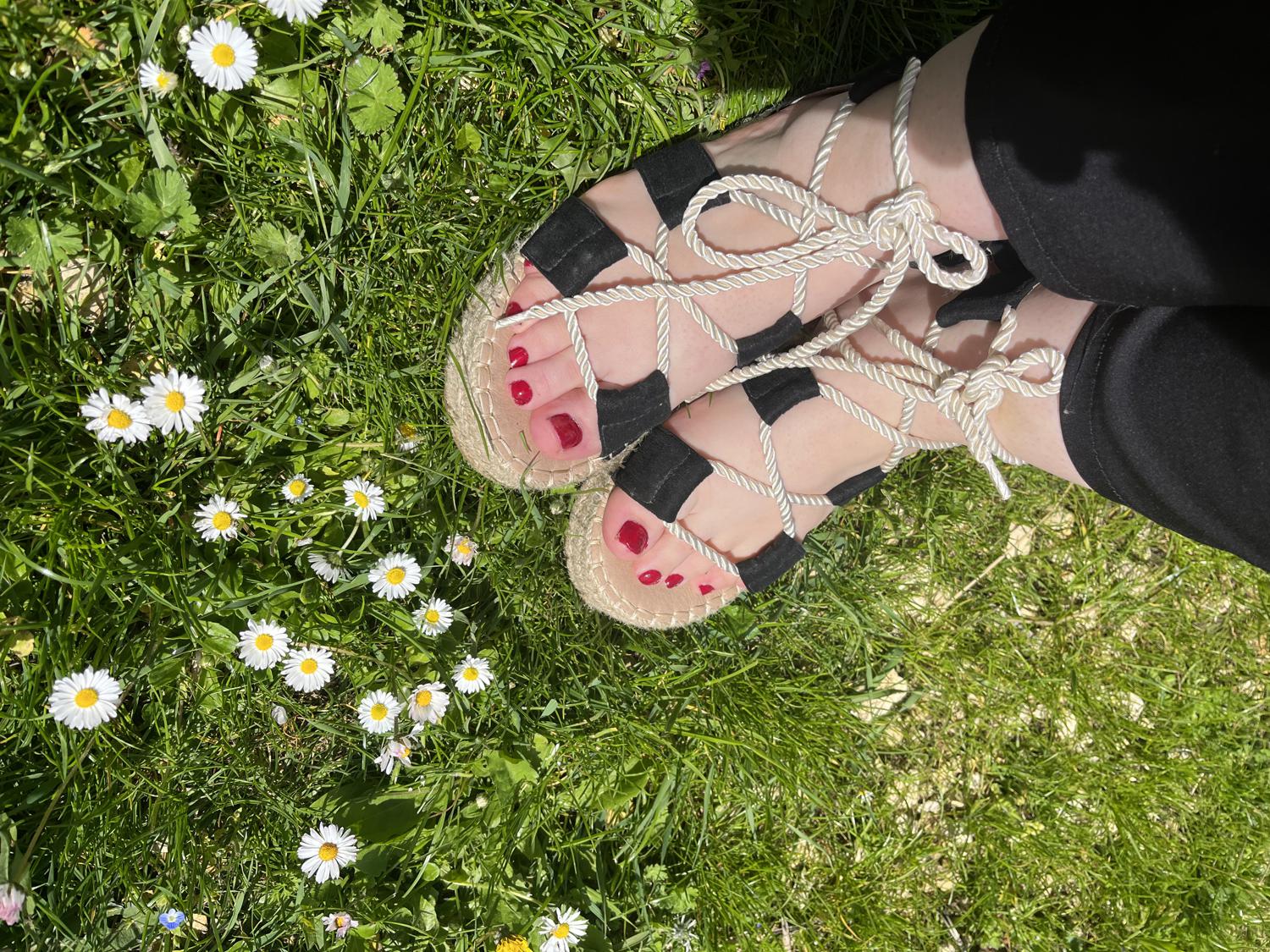 Feet-natural-french's media