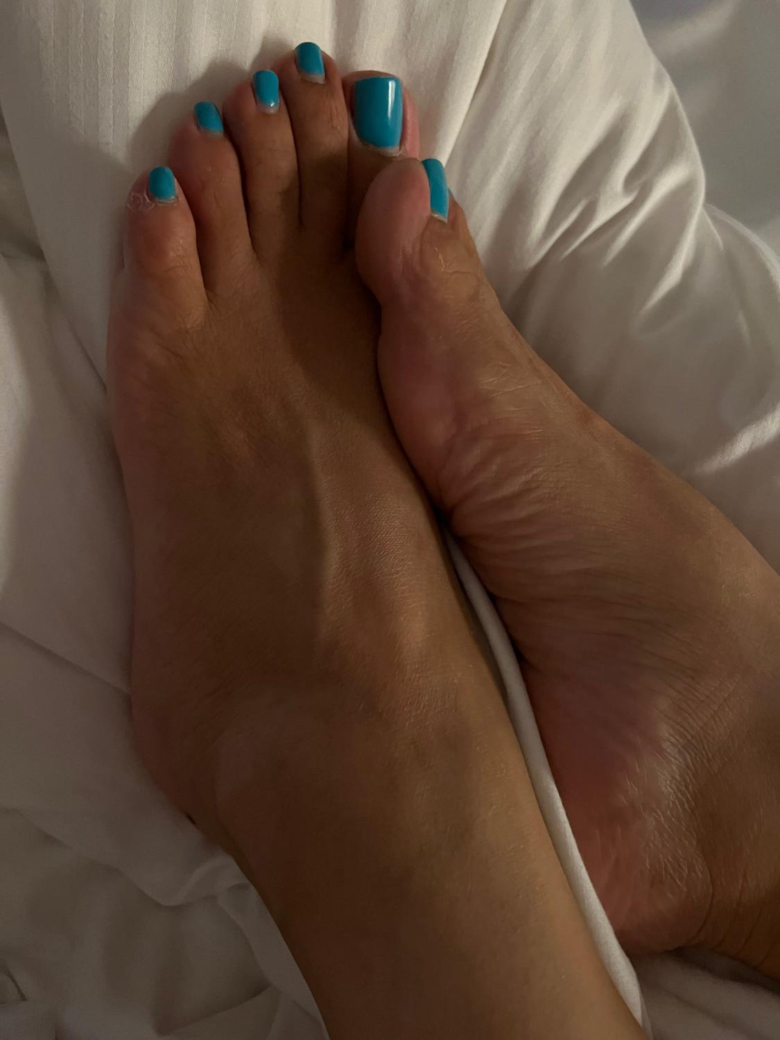 Feet_of_milf's media