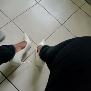 Feet_pics_heels's media