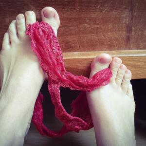 Feet_pieds_75's media