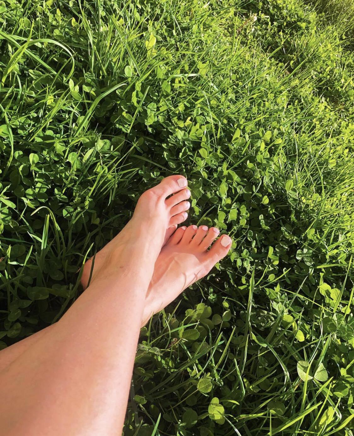 Feet-to-amelie's media