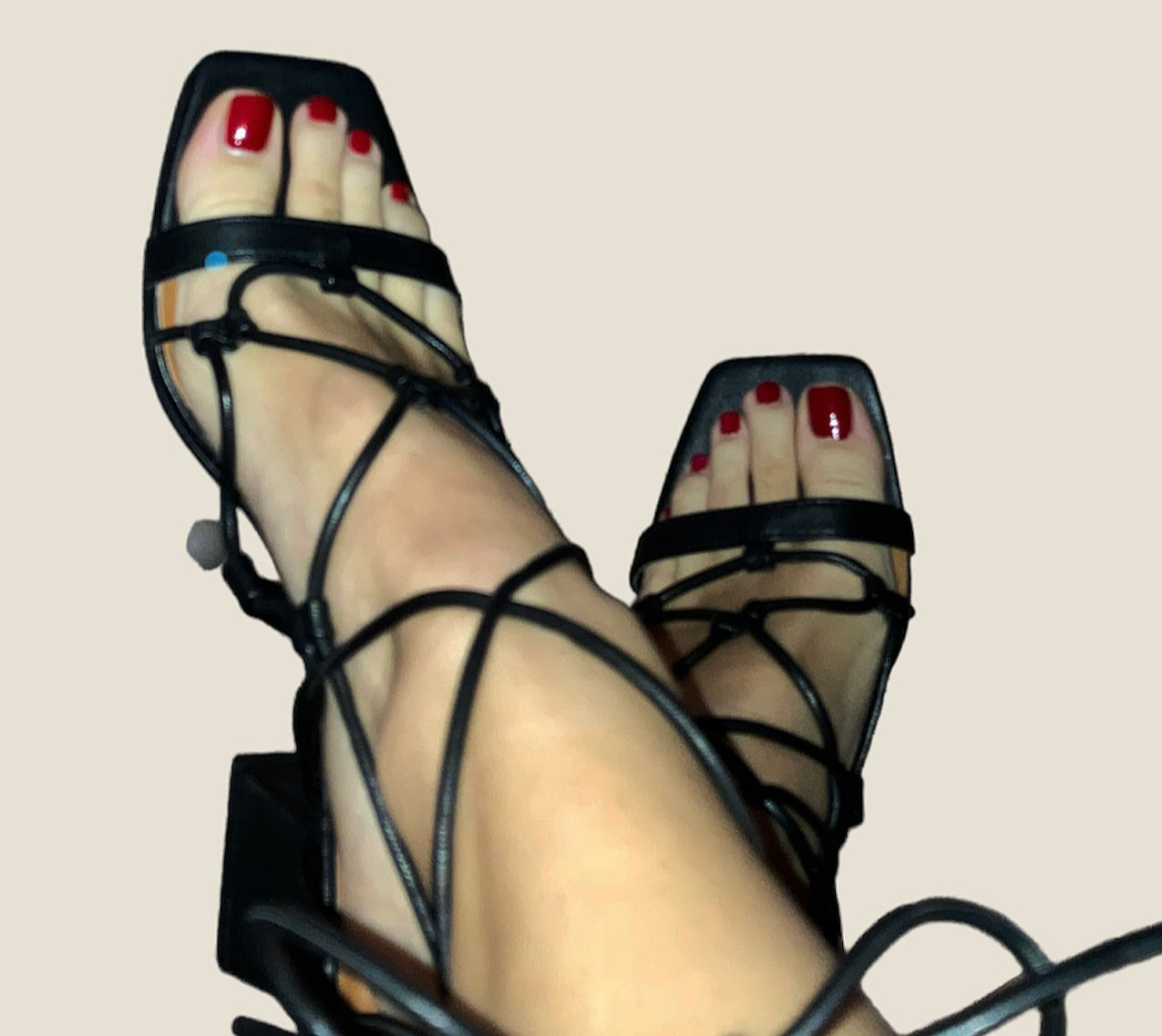 Feet0o's media