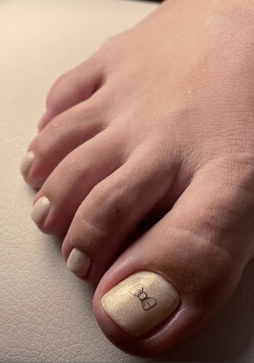 Feetandass_01's media