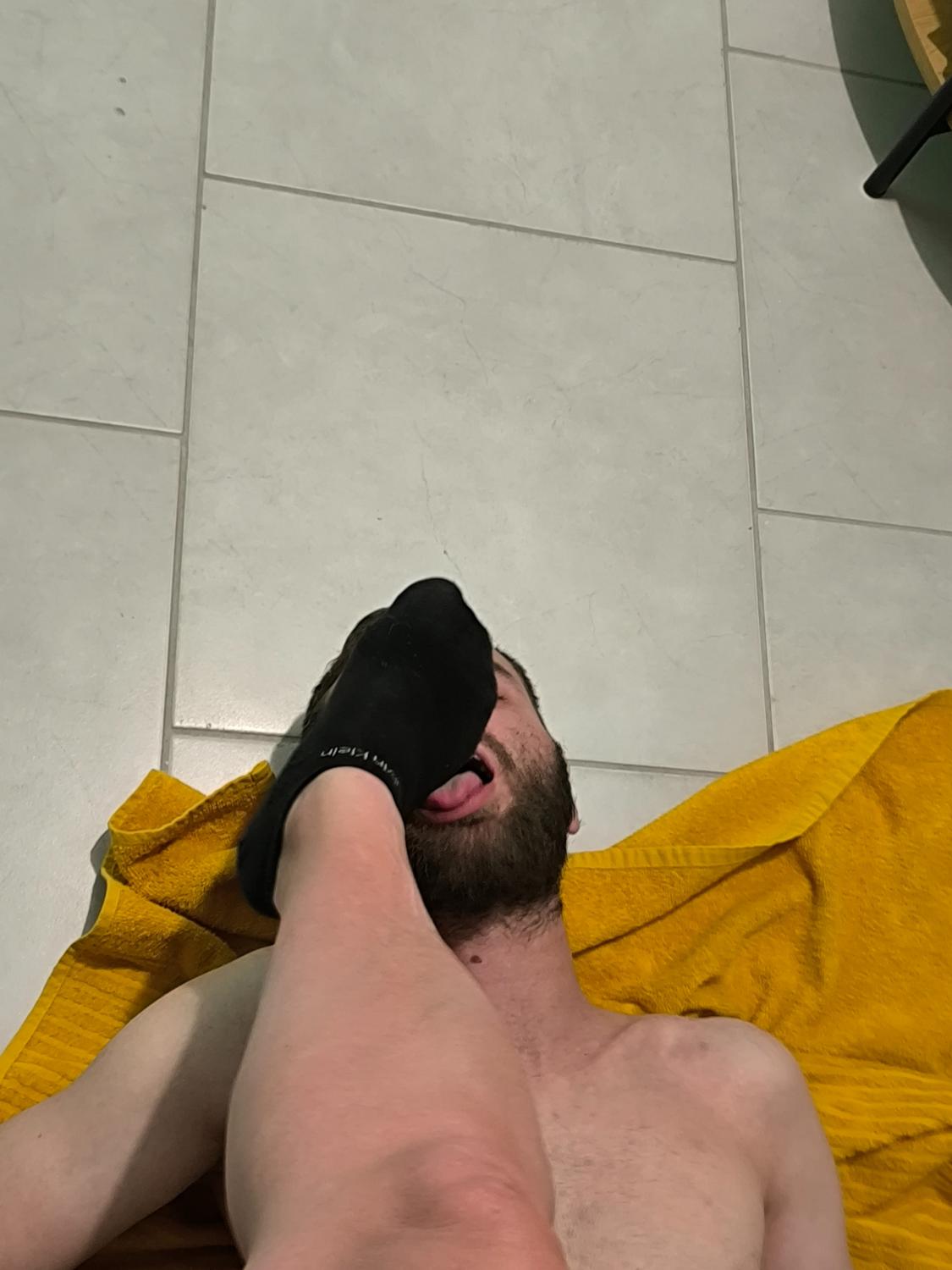 _feetandick's media