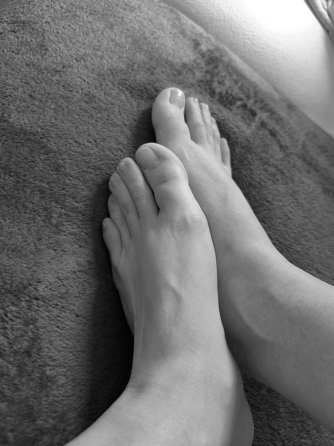 _feetandick's media