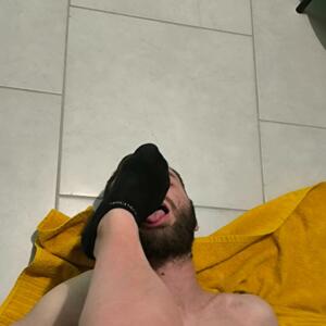 _feetandick's media