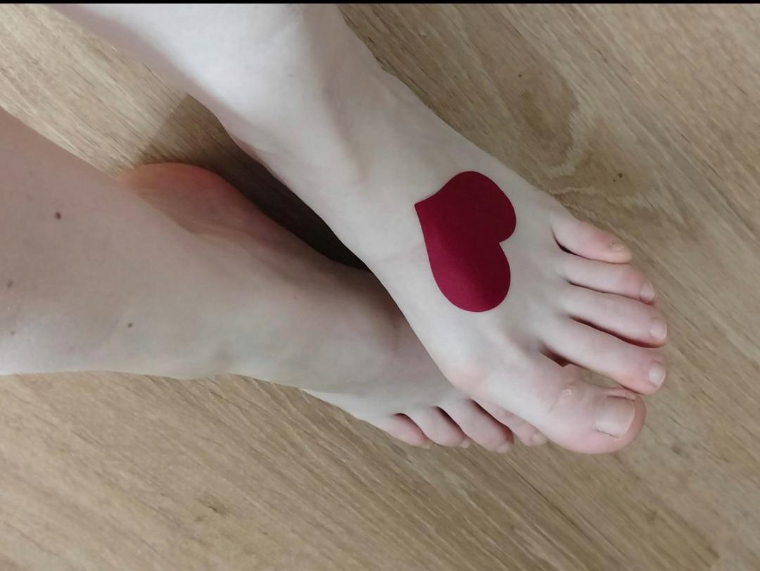 Feetandlove75's media