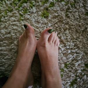 Feetandsoocks's media