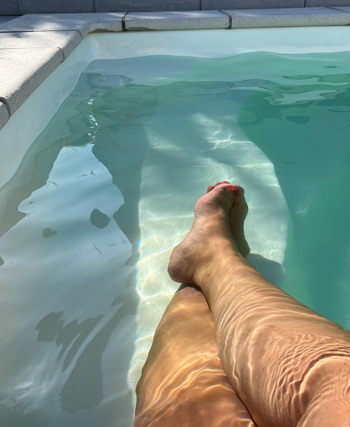 Feetbarby's media