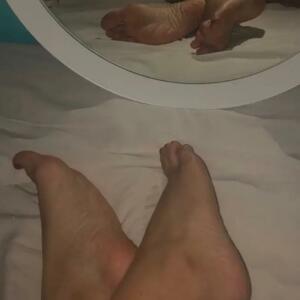 Feetbirdy's media
