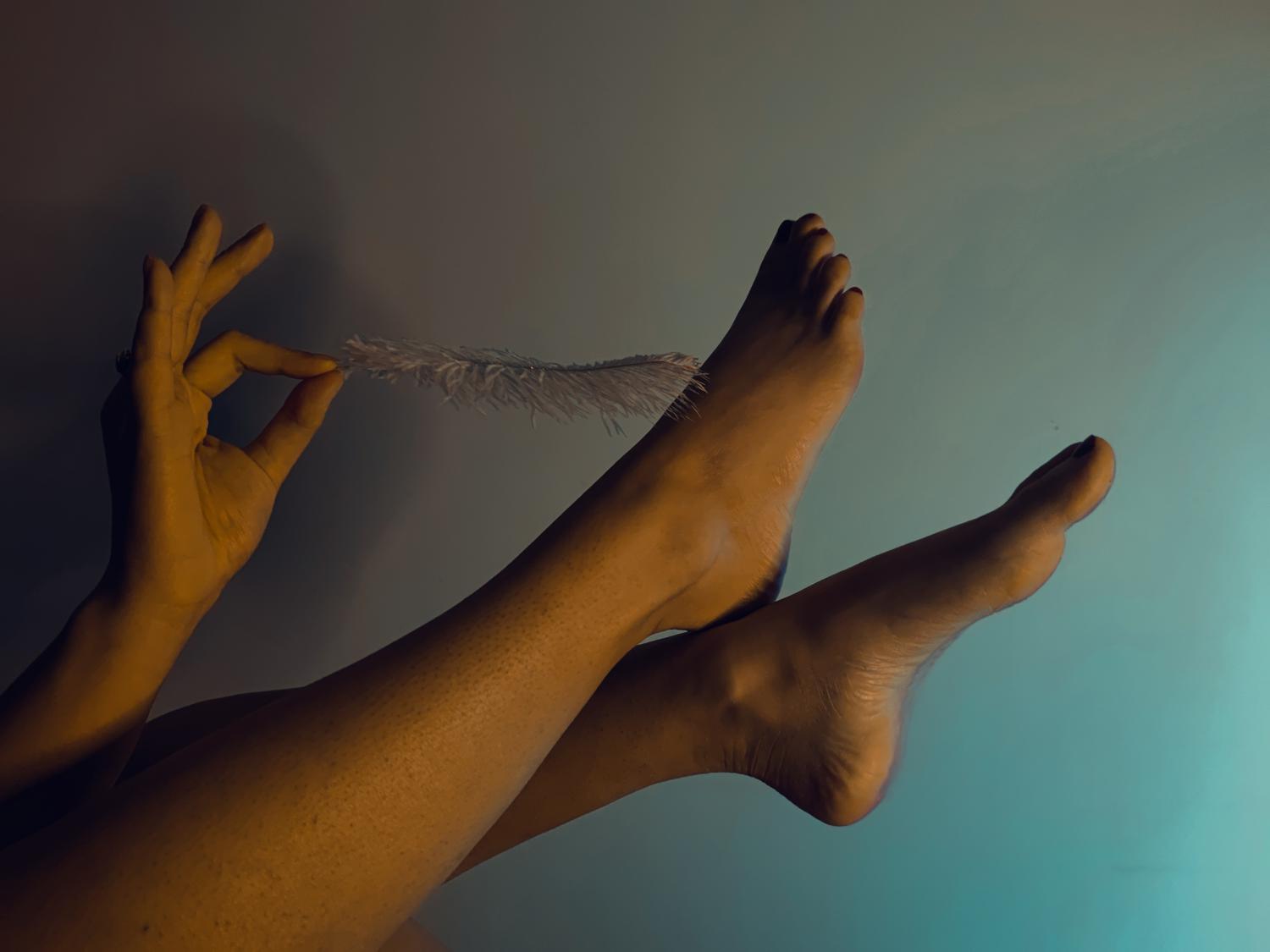 Feetclara's media
