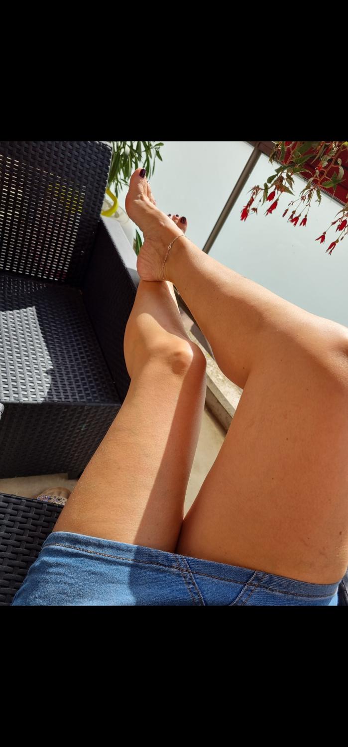 Feetdivina's media