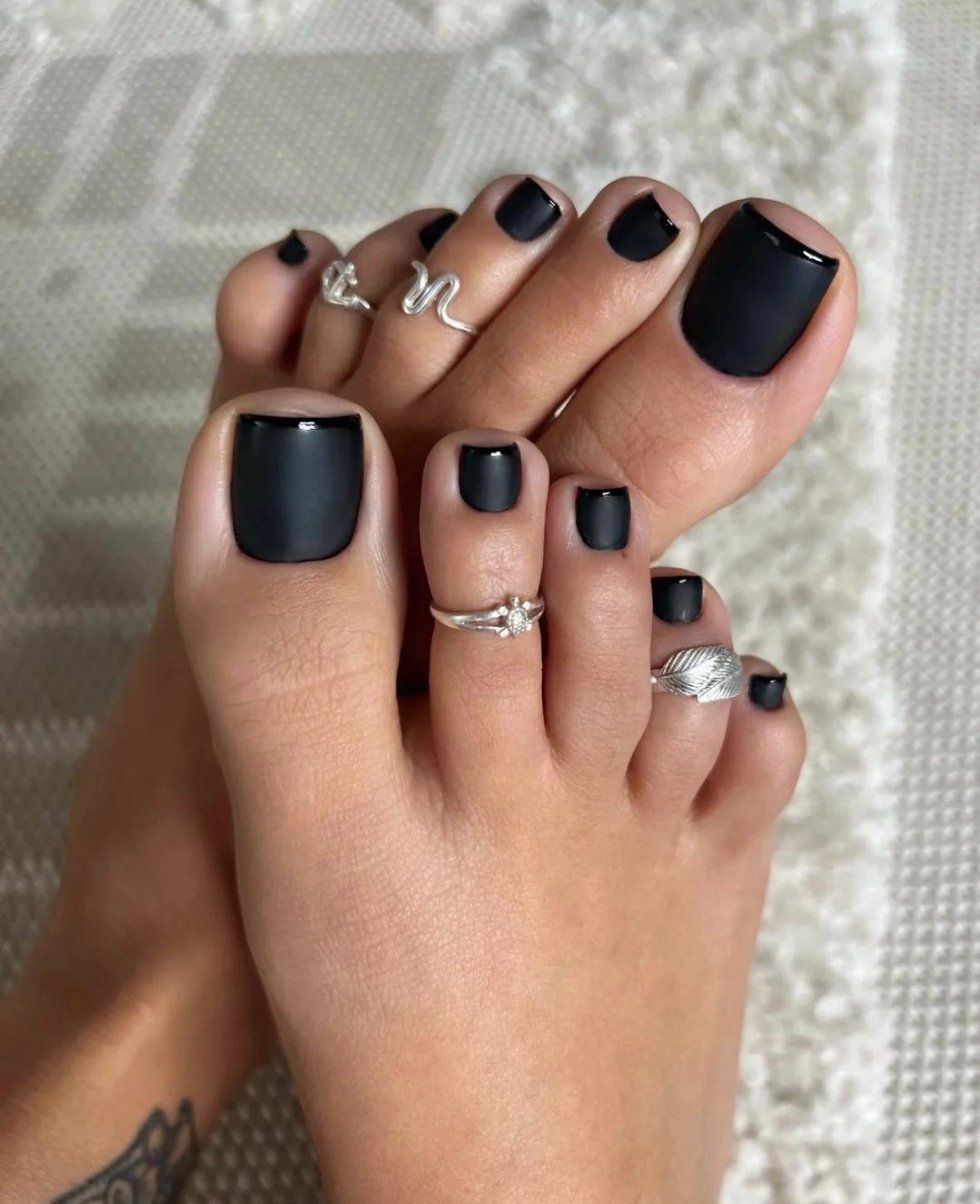 Feetfootfoot69's media