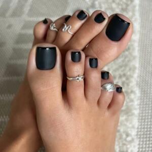 Feetfootfoot69's media