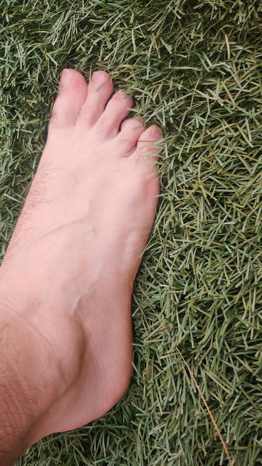 Feetfootpieds24's media