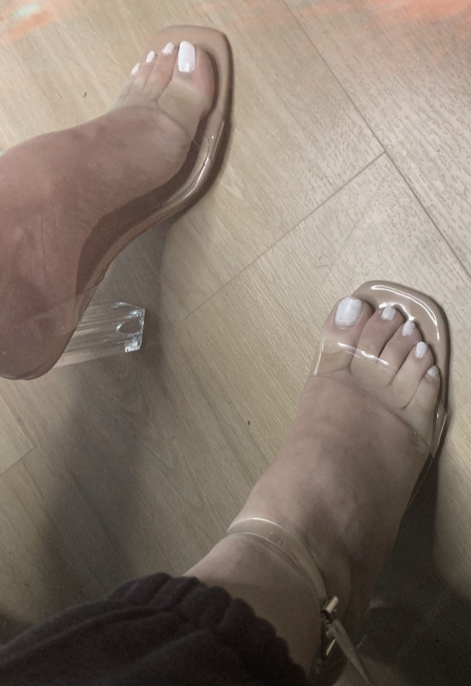 Feetfromparis8's media