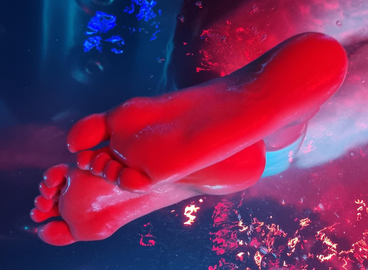 _feetgirl___'s media