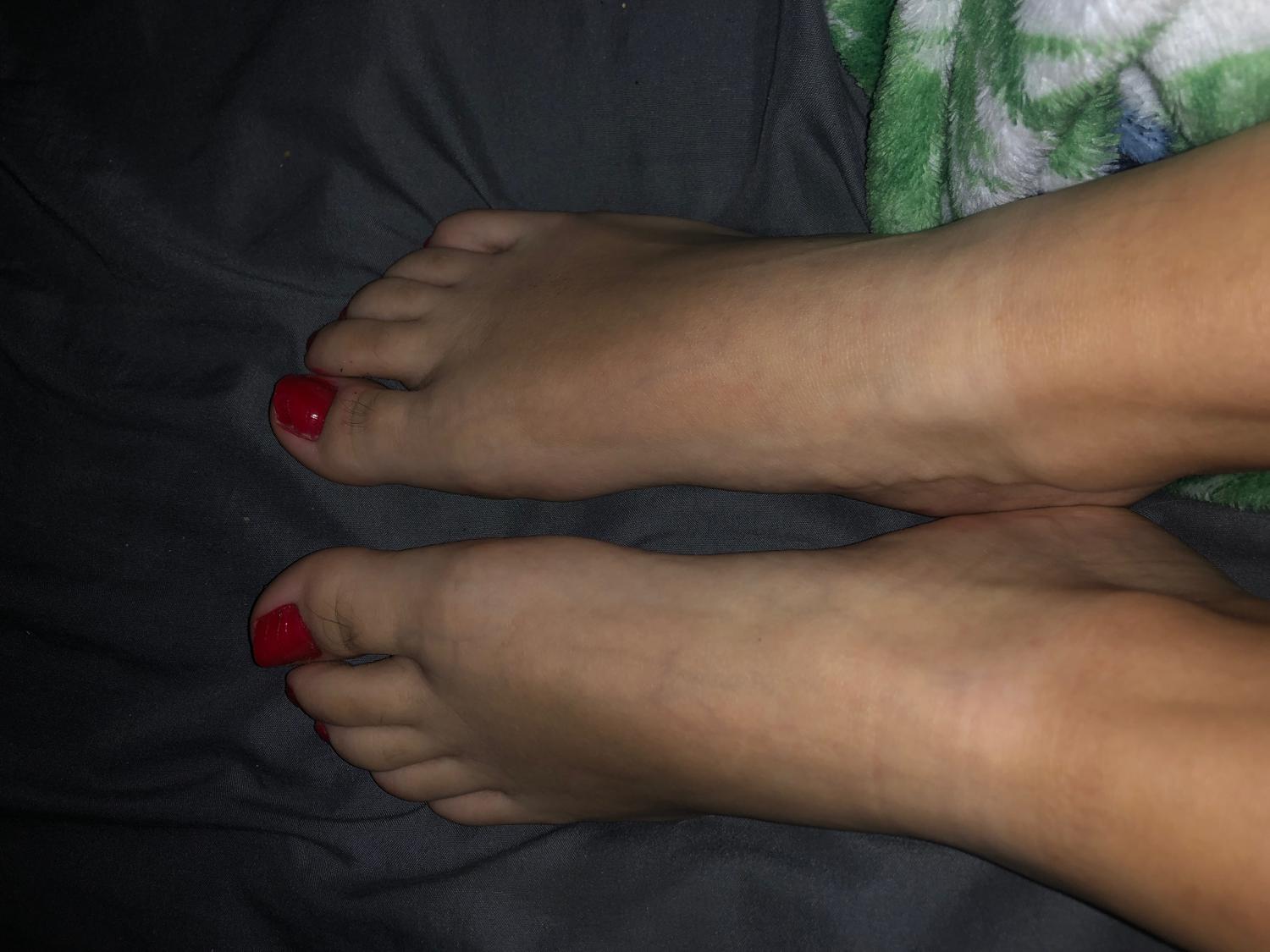 Feetgirl21_'s media