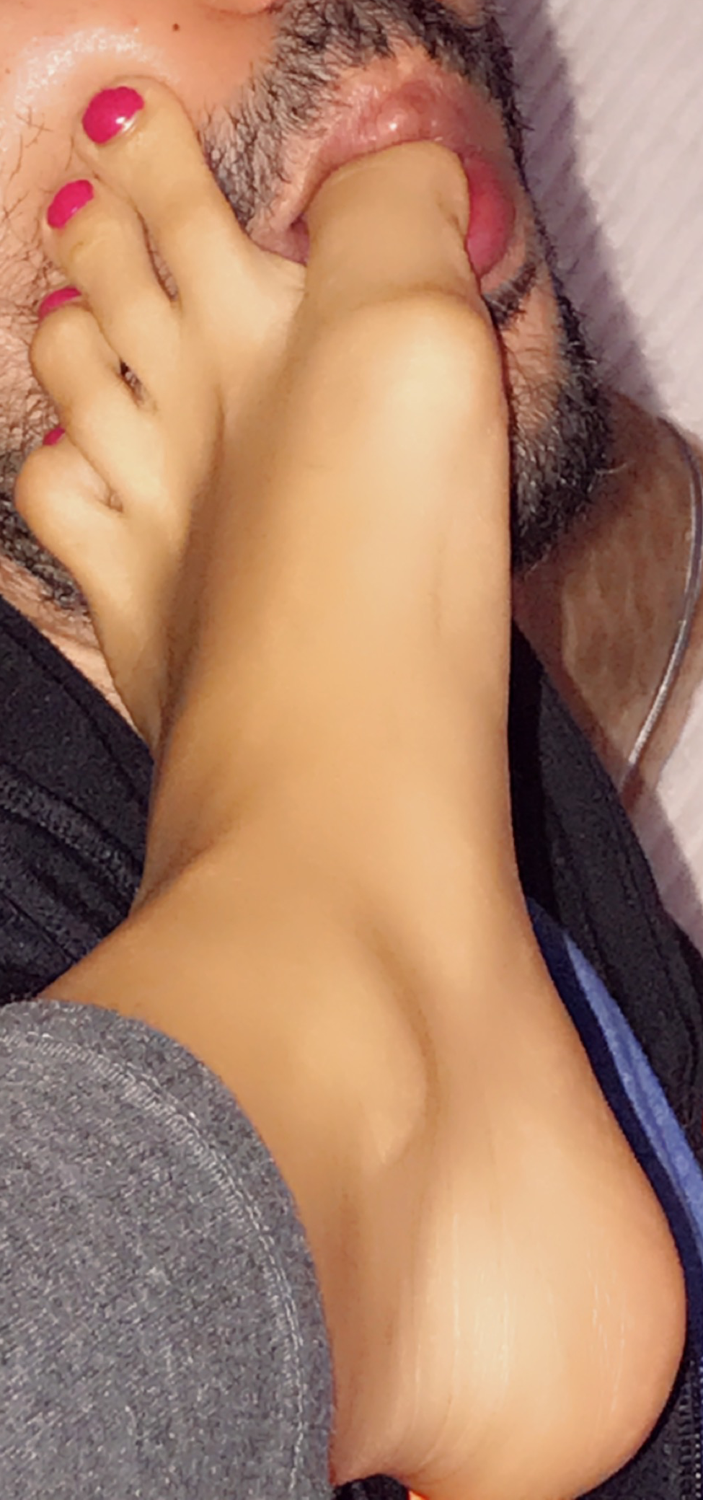 Feetgirlesk's media