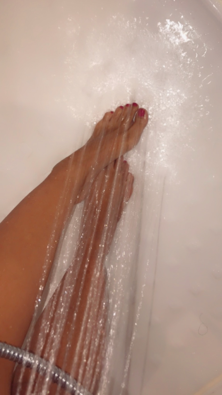 Feetgirlesk's media