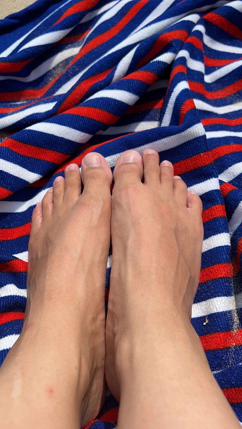 Feetgirlfetish_'s media