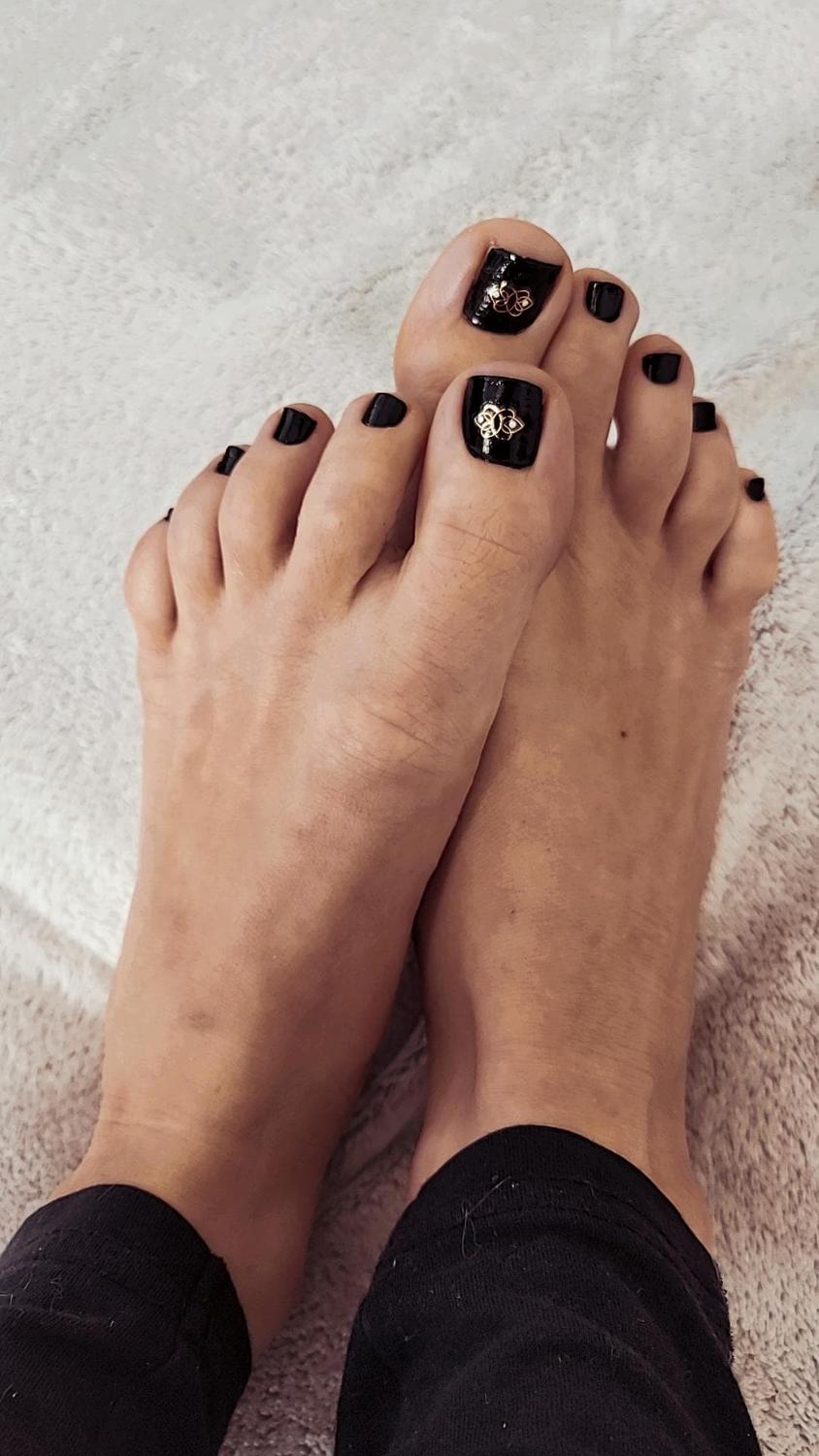 Feetgirlmel_'s media