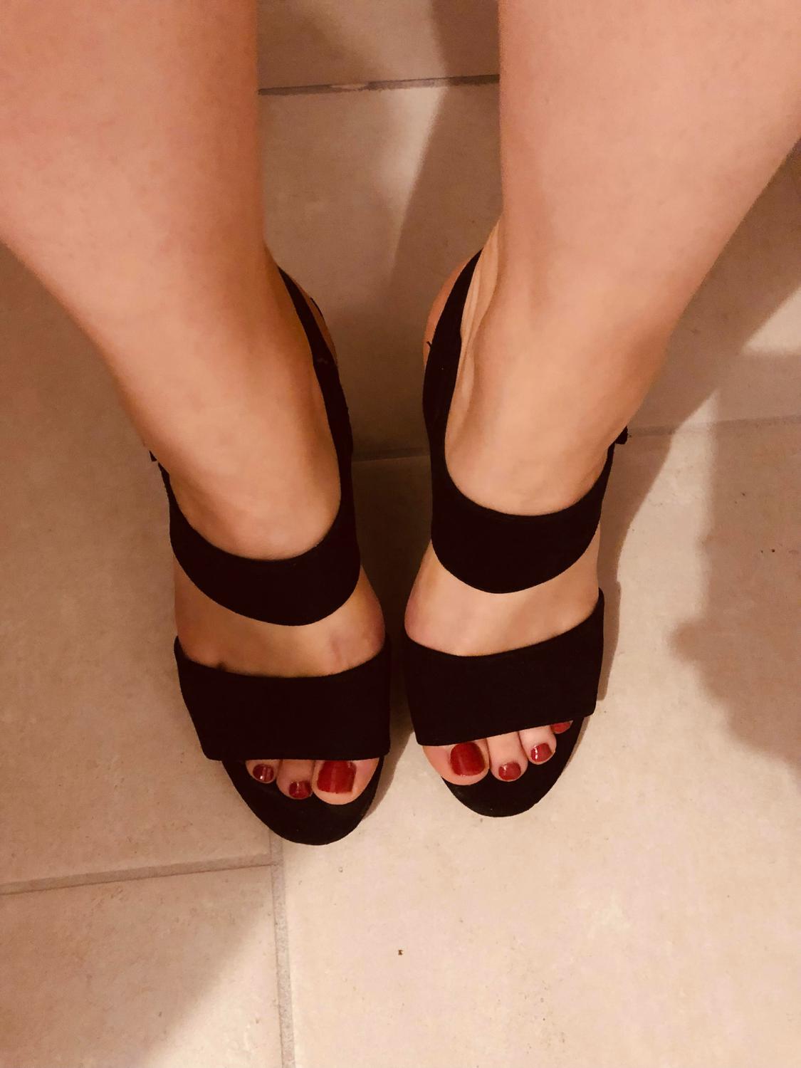 _feetgirly_'s media