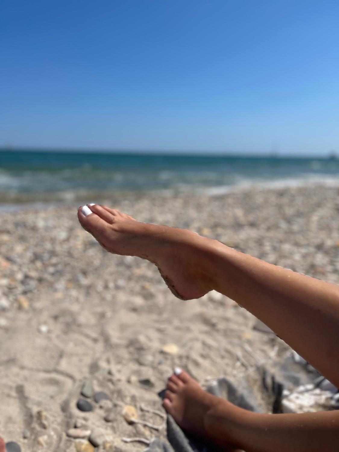 _feetinthesand's media