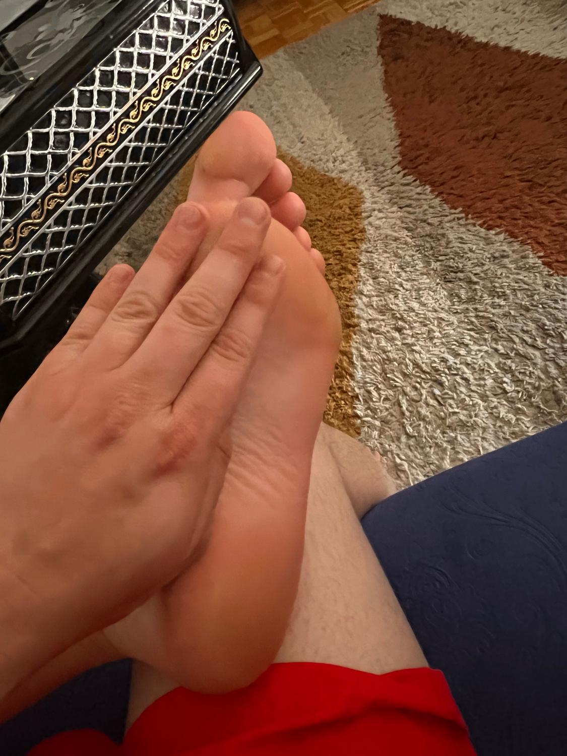 Feetish_1994's media