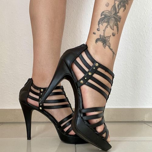 Feetishqueen's avatar