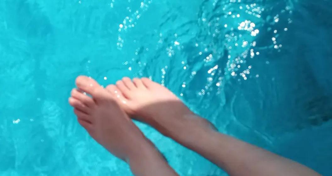 Feetlove75017's media