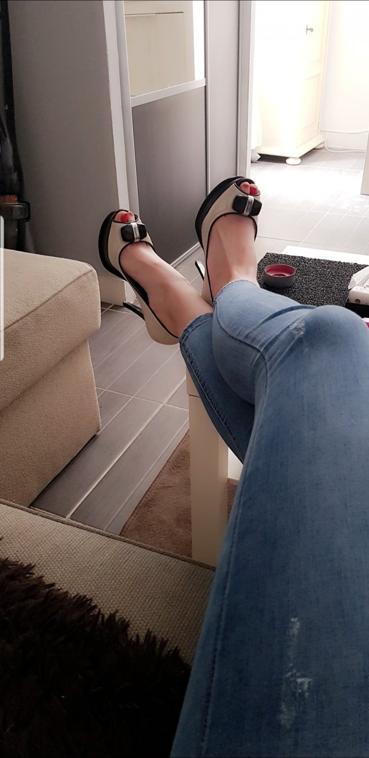 Feetlovee13's media