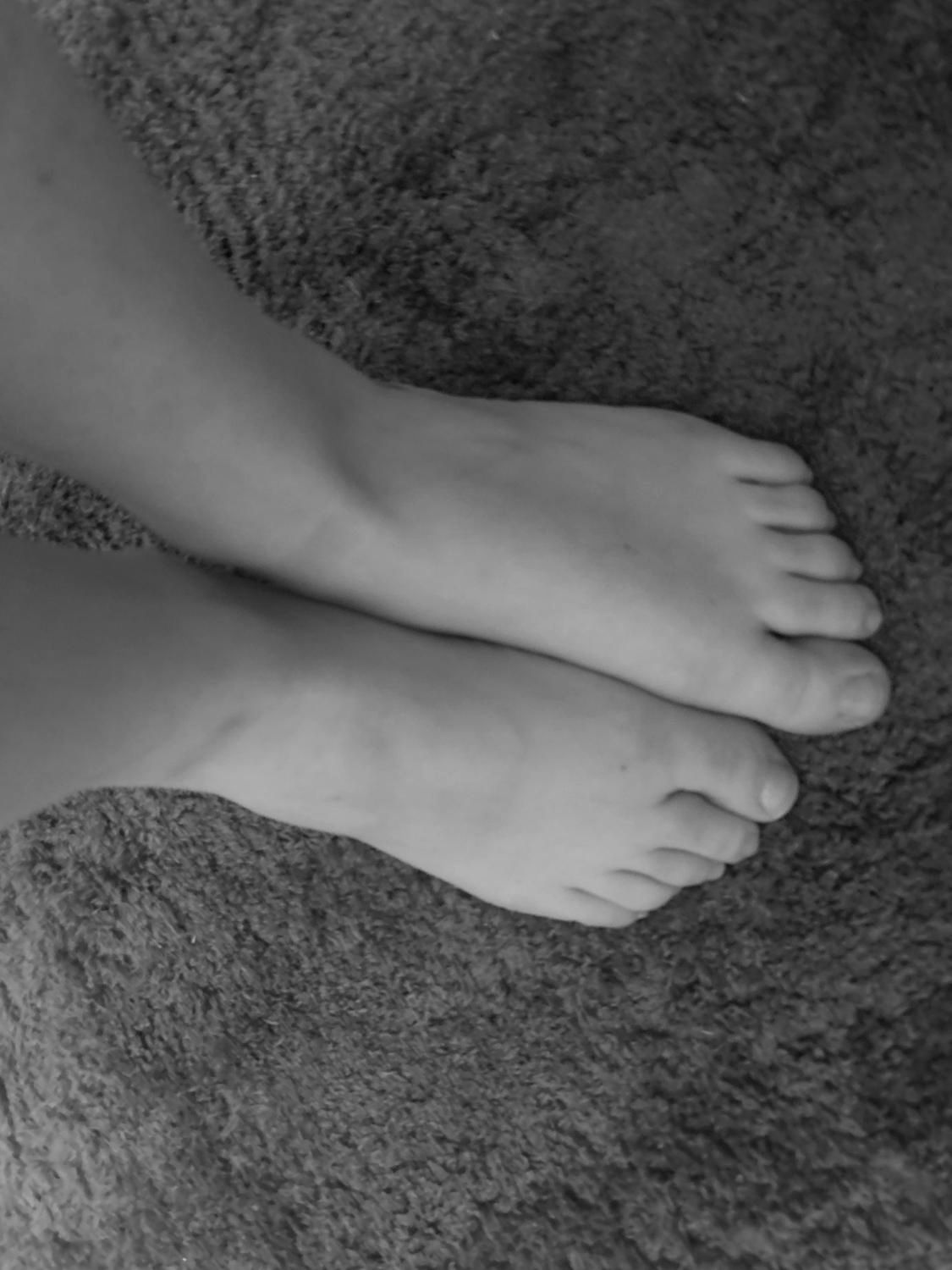 Feetlover49's media