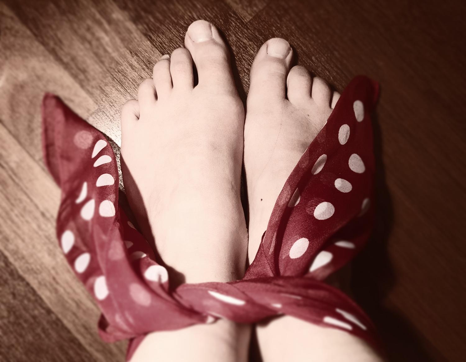 Feetlover490's media