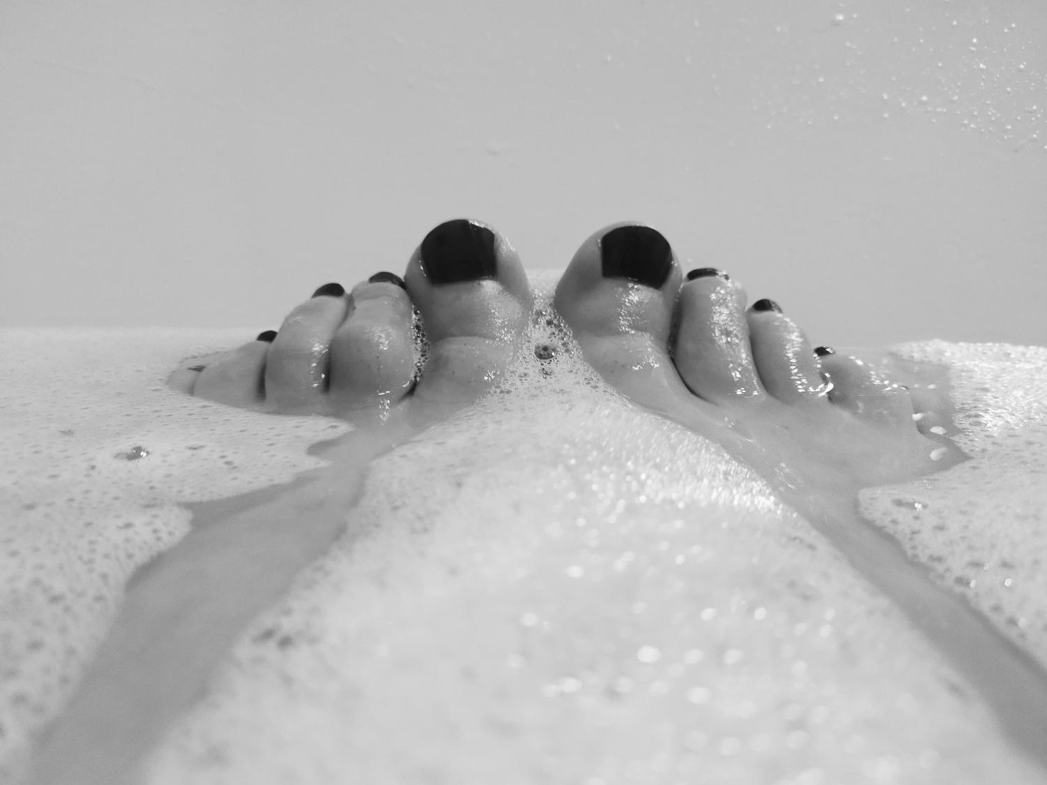 Feetlover490's media
