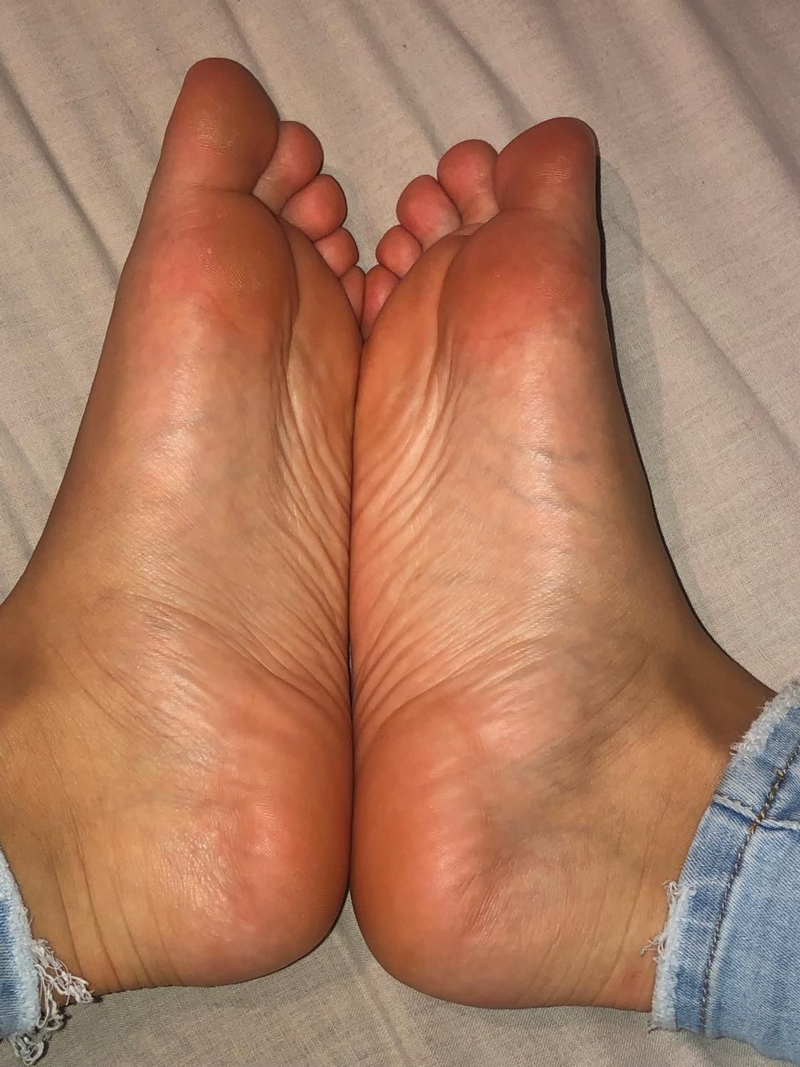 _feetlovers-'s media